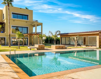 Luxury villa - Garden, pool & fitness