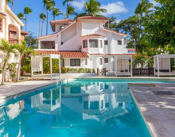 BEAUTIFUL FAMILY VILLA NEAR BAVARO BEACH WITH POOL